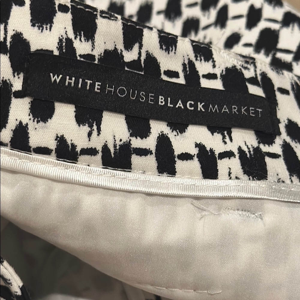 Like New!!White House Black Market Black and White Flat Front Shorts​ - Picture 9 of 10